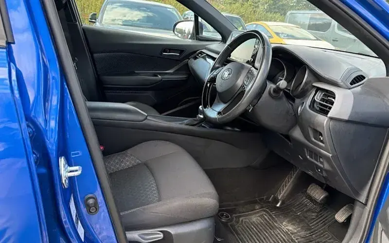 Used Toyota C-HR 122 HP (89 kW) 2021 Blue SUV