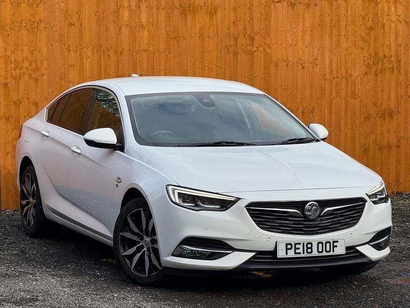 Used Vauxhall Insignia Elite 170 HP (125 kW) 2018 White Hatchback