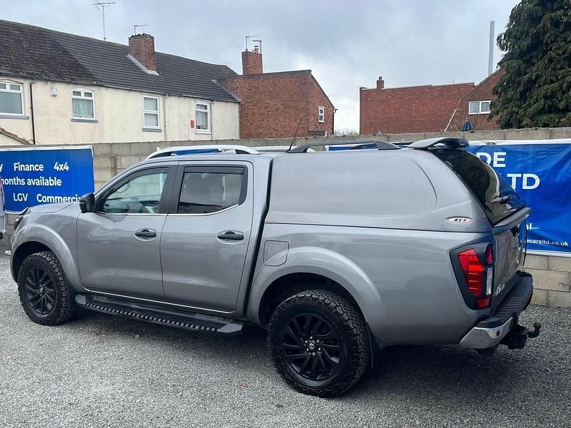 Used Nissan Navara Tekna 190 HP (139 kW) 2018 Grey Pickup