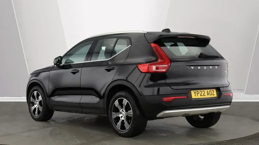 Used Volvo XC40 Inscription 163 HP (119 kW) 2022 Metallic  black stone SUV