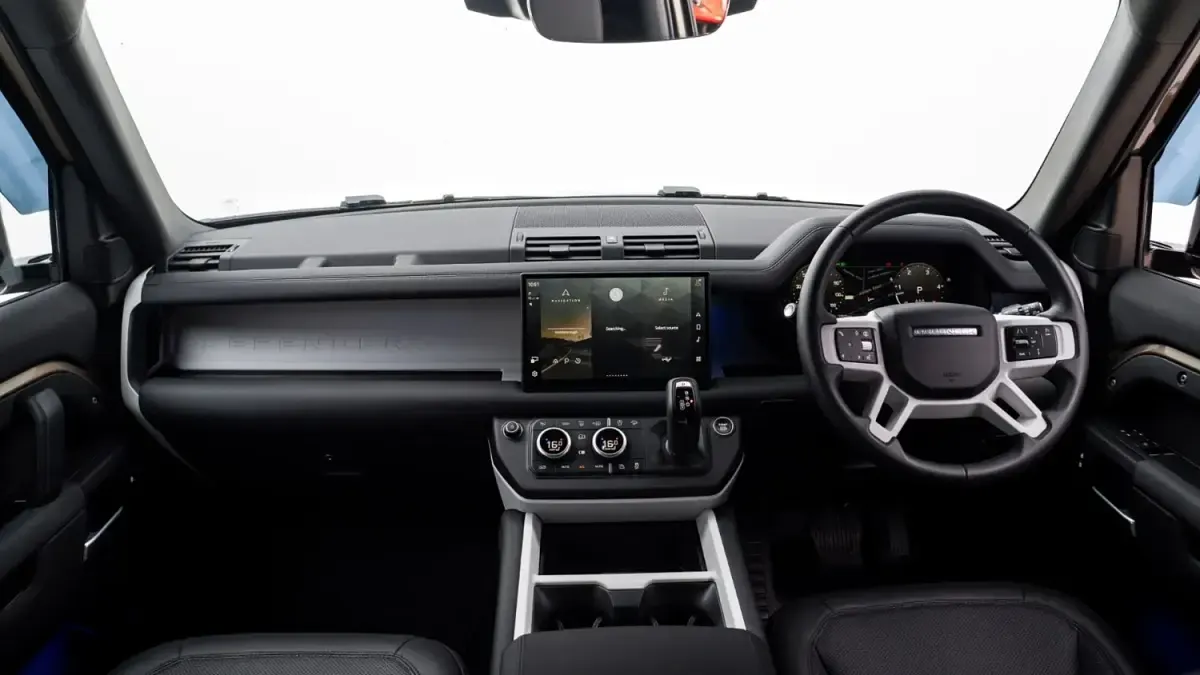Usado Land Rover Defender SE Dynamic 2024 Marrón SUV