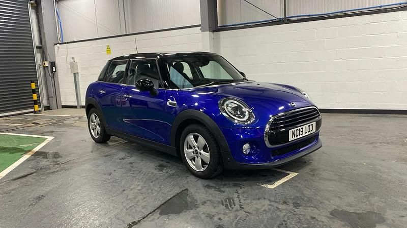 Blue Used 2019 Mini Cooper Comfort Hatchback | £14,148 (Fair price) - Image 1/4