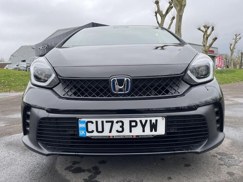 Begagnad Honda Jazz Advance 120 HK (88 kW) 2023 Svart Halvkombi