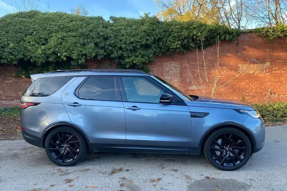 Used Land Rover Discovery HSE 306 HP (225 kW) 2019 Blue SUV