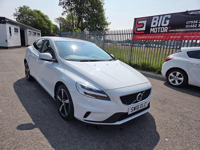 White Used 2018 Volvo V40 R-Design Estate | £6,499 (Good price) - Image 1/4