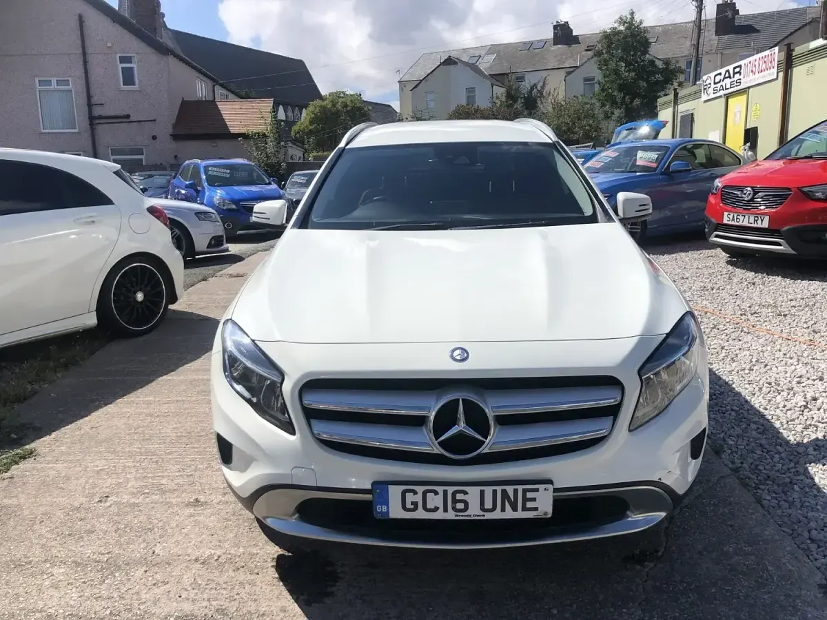 Used Mercedes GLA200 136 HP (100 kW) 2016 White SUV