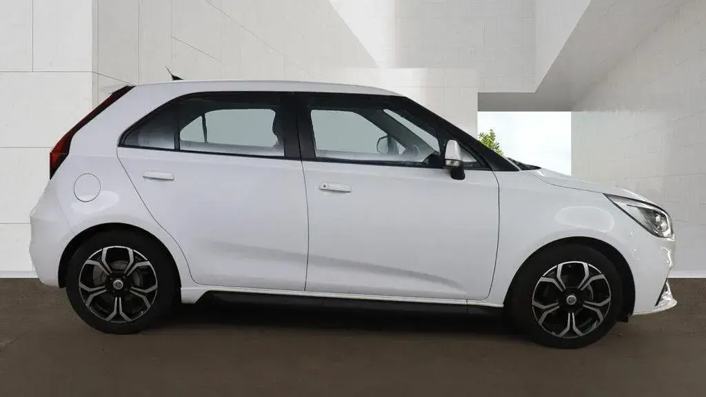 Used MG MG3 Exclusive 106 HP (77 kW) 2022 White Hatchback