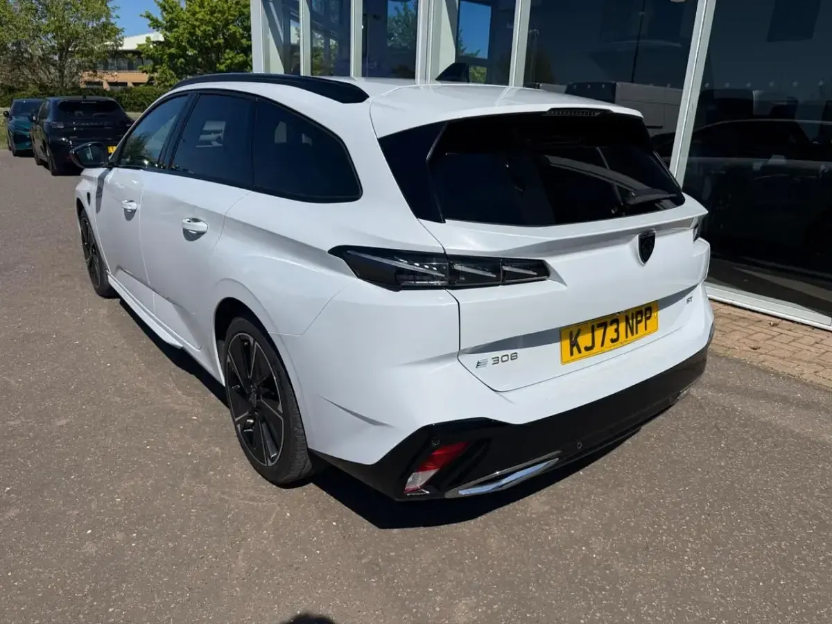 Usado Peugeot 308 GT 114 kW (156 HP) 2024 Branco Carrinha