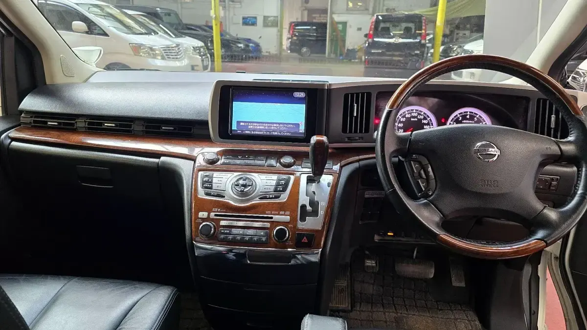 Used Nissan Elgrand 360º 2025 White