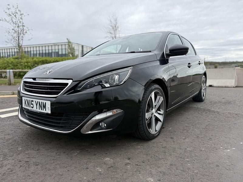 Gebraucht Peugeot 308 Allure 130 PS (95 kW) 2015 Schwarz Kleinwagen