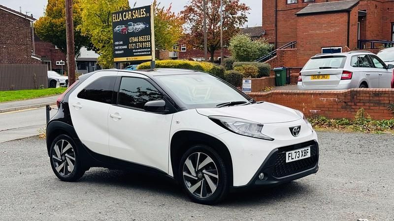 Used Toyota Aygo X 72 HP (52 kW) 2023 White SUV