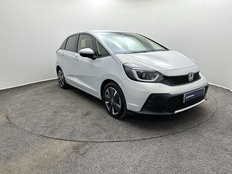 Used Honda Jazz Advance 2023 White Hatchback