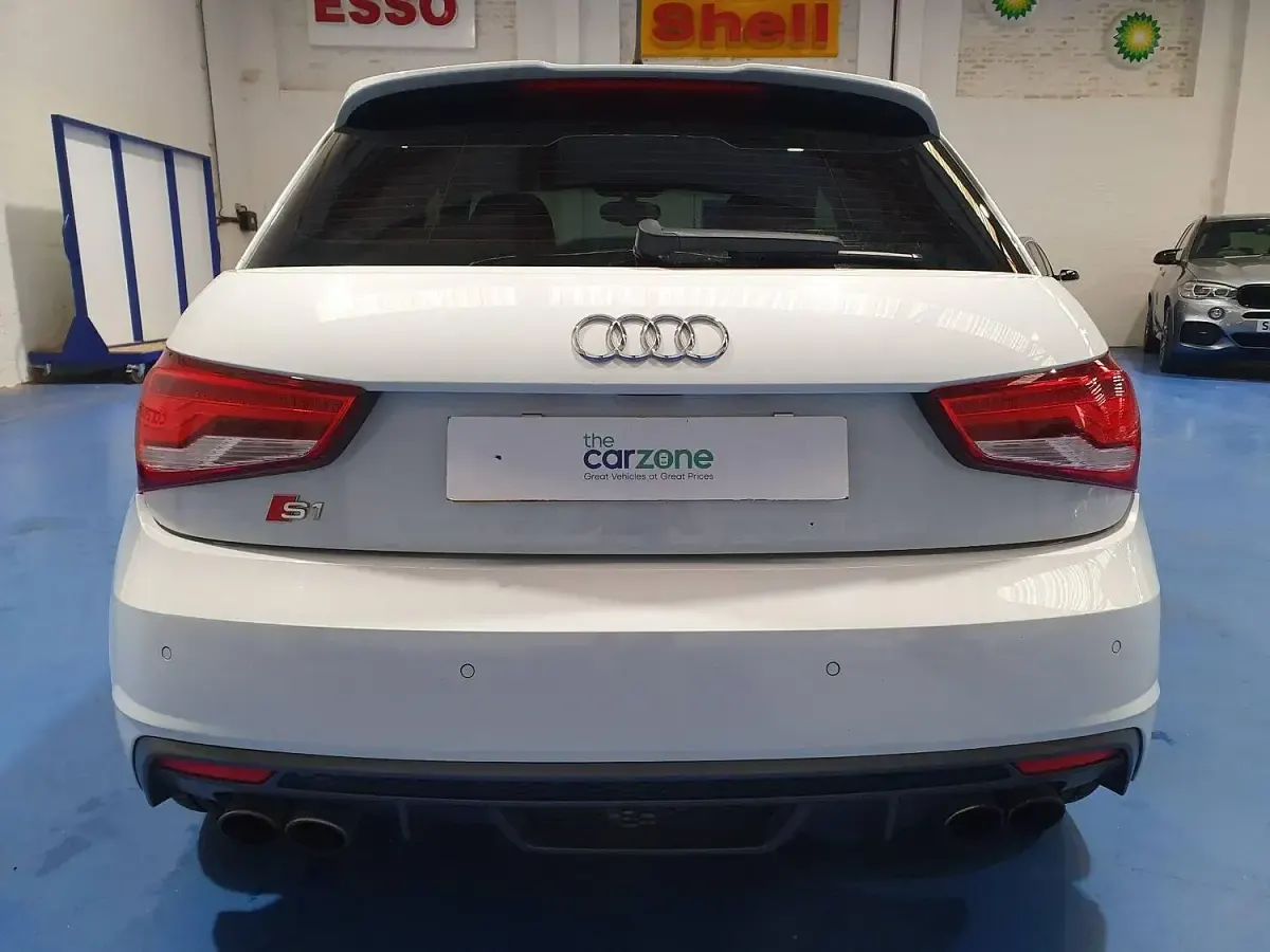 Used Audi A1 256 HP (188 kW) 2014 White Hatchback