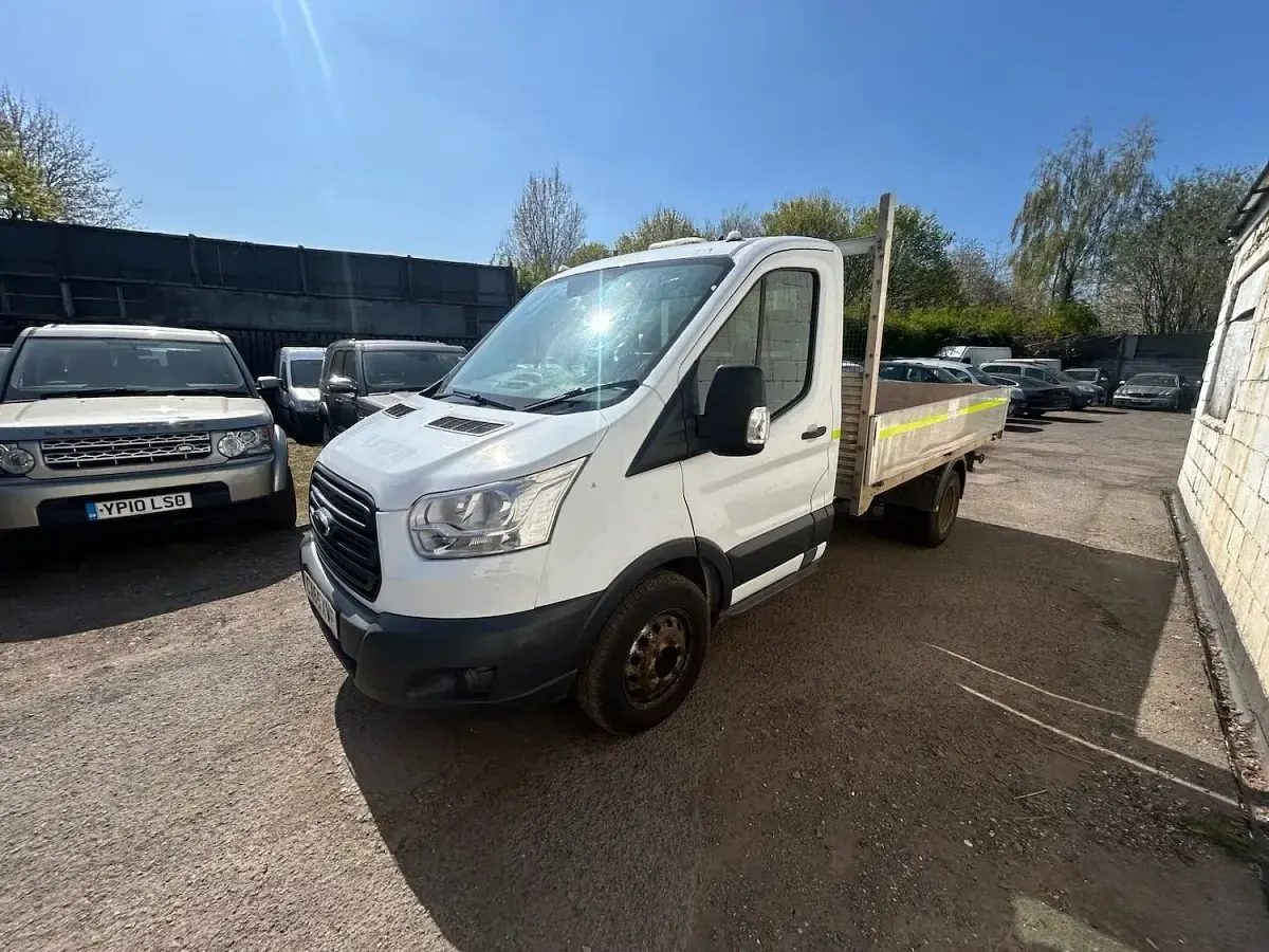 Begagnad Ford Transit 125 HK (91 kW) 2015 Vit Cab