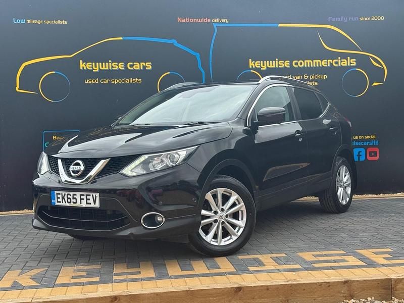 Black Used 2015 Nissan Qashqai Tekna SUV | £11,490 (Fair price) - Image 1/4