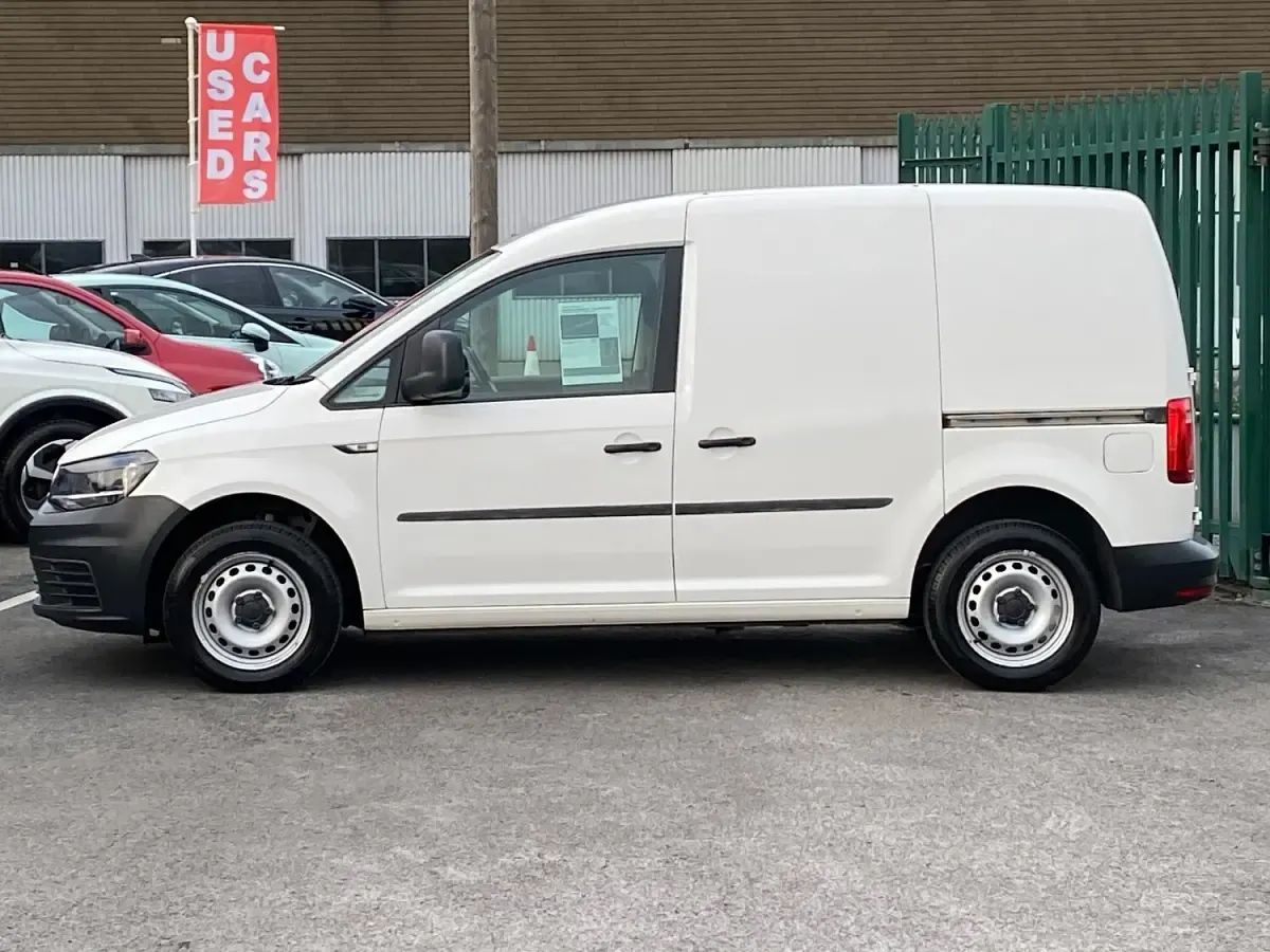 Used VW Caddy Startline 102 HP (75 kW) 2018 White MPV