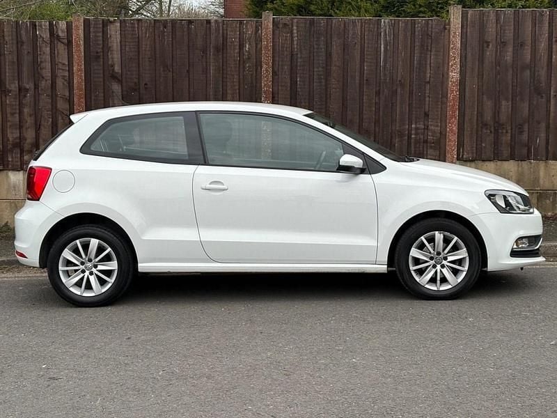 Used VW Polo SE 75 HP (55 kW) 2014 White Hatchback