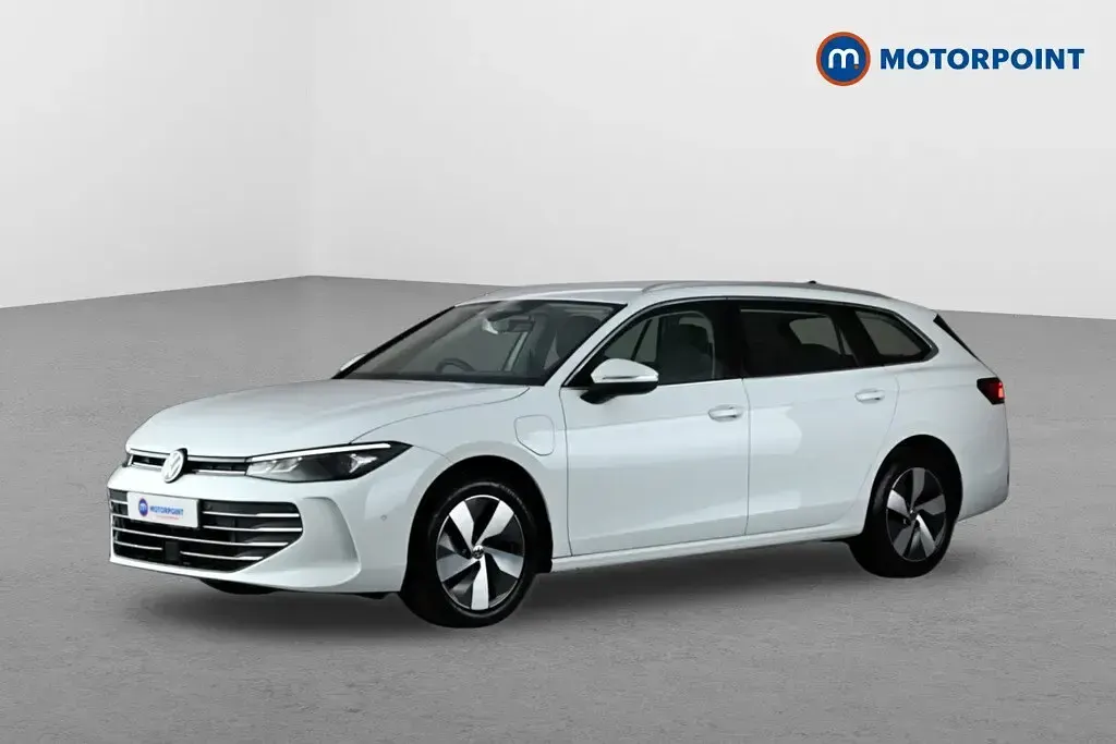 Used VW Passat Life 204 HP (150 kW) 2025 White Estate