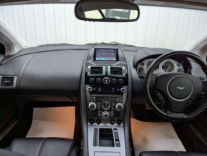 Used Aston Martin DB9 470 HP (345 kW) 2010 Silver Coupe