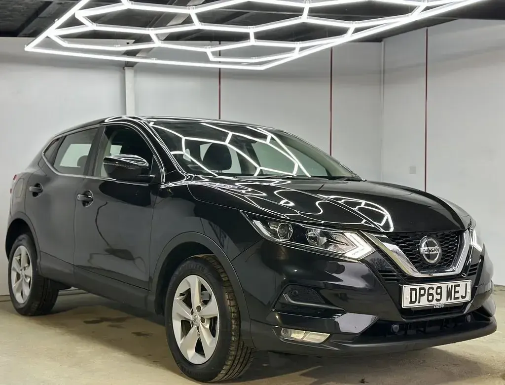 Usado Nissan Qashqai Acenta Premium 160 HP (117 kW) 2019 Preto SUV