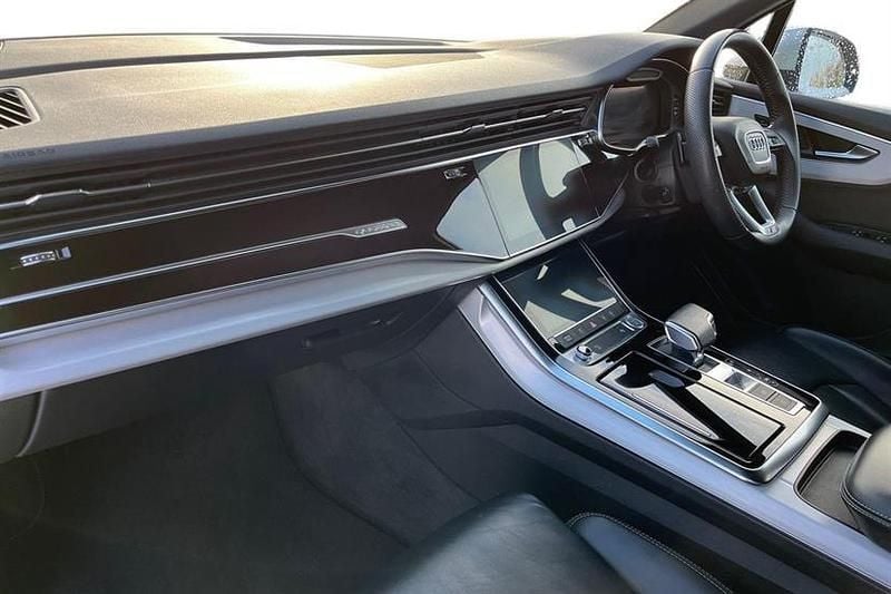 Used Audi Q7 S-Line 231 HP (169 kW) 2020 Silver SUV