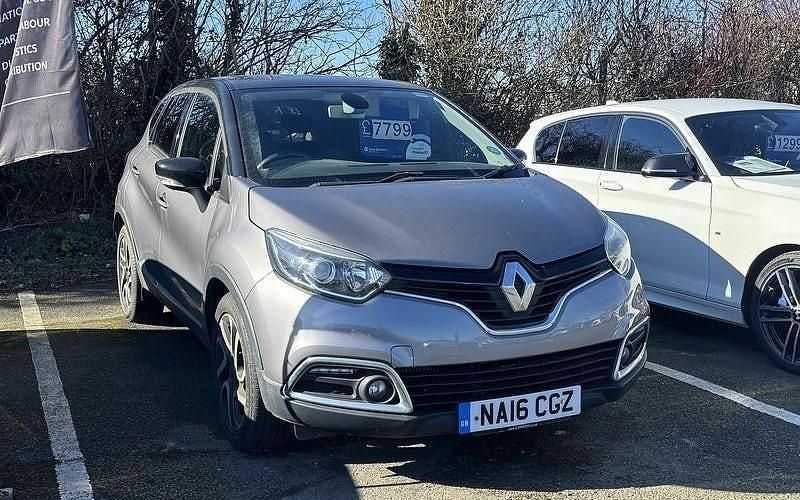 Used Renault Captur Dynamique 90 HP (66 kW) 2016 Grey SUV