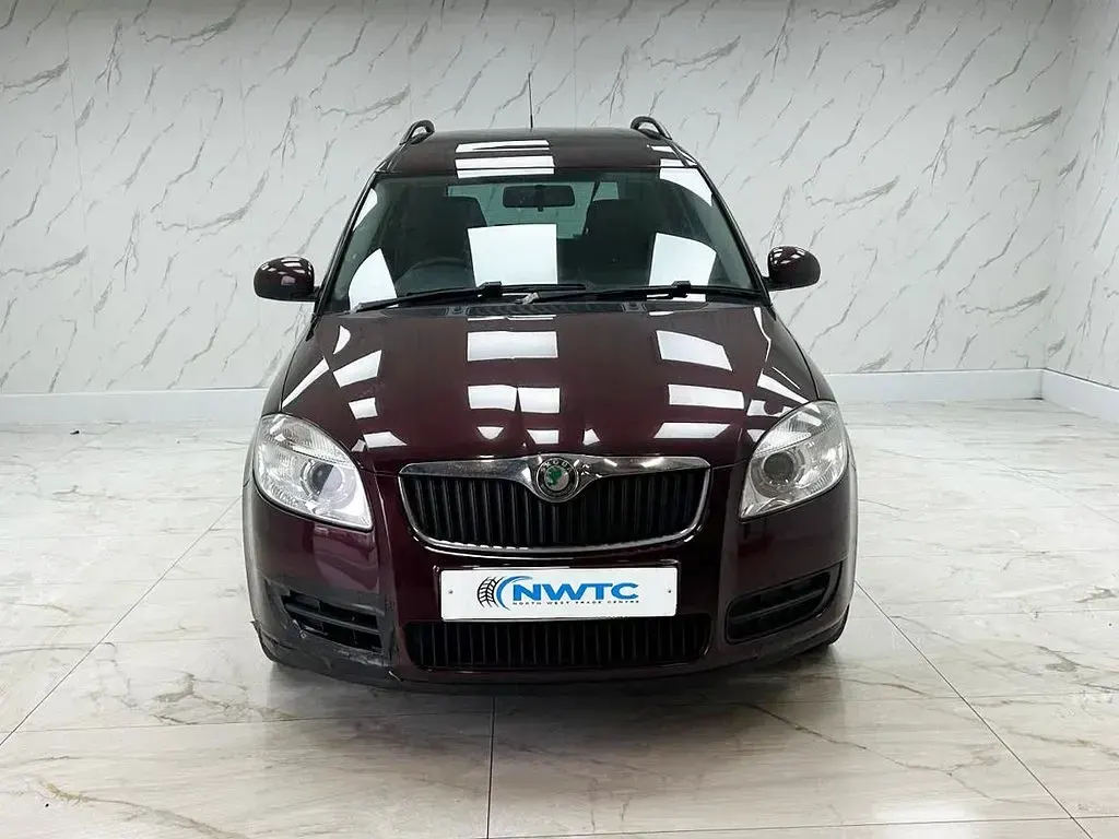 Used Skoda Roomster SE 105 HP (77 kW) 2009 Maroon MPV