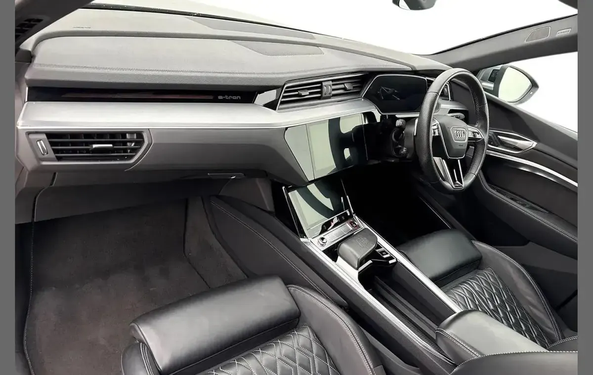 Used Audi e-tron Advanced 369 kW (503 HP) 2022 Grey SUV