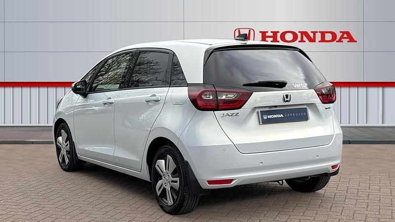 Used Honda Jazz Hybrid 109 HP (80 kW) 2021 White Hatchback