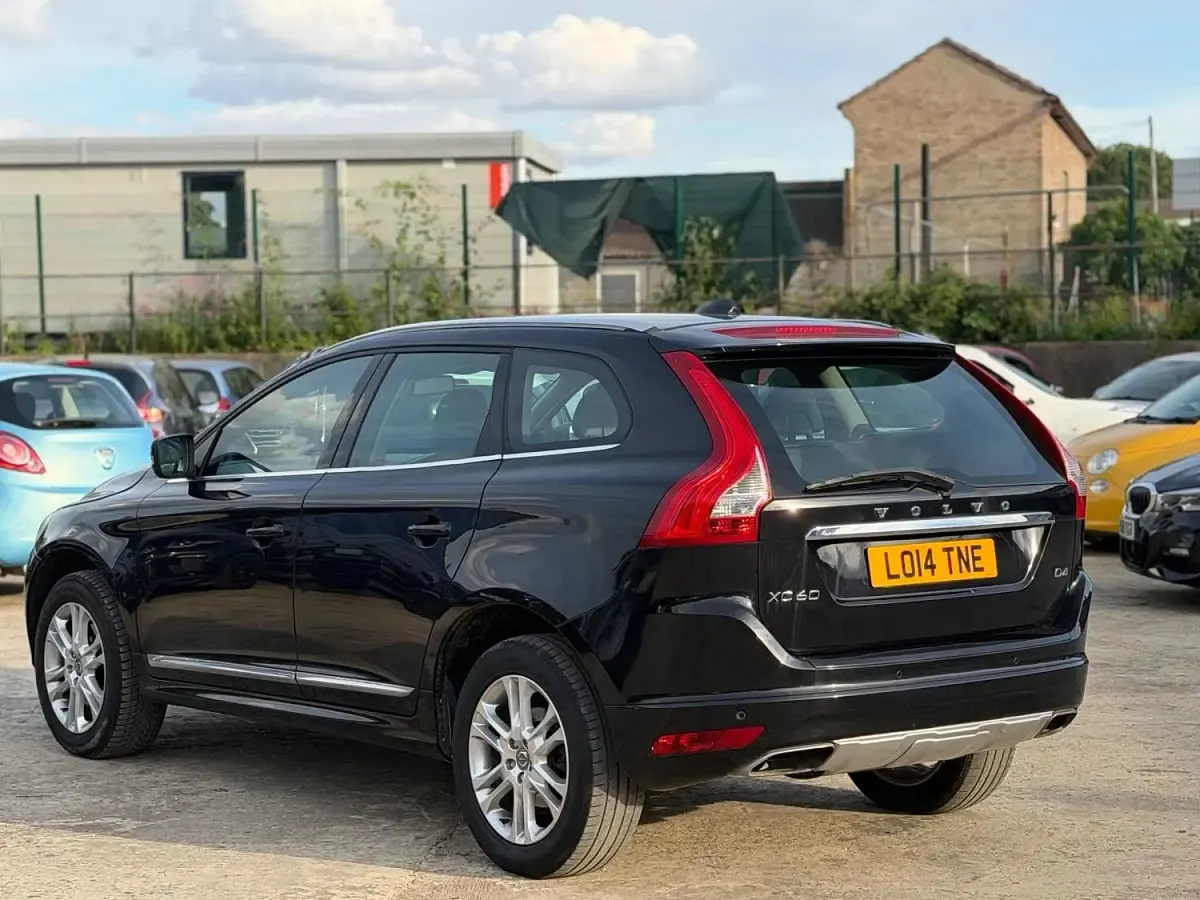 Used Volvo XC60 SE Lux 181 HP (133 kW) 2014 Black SUV