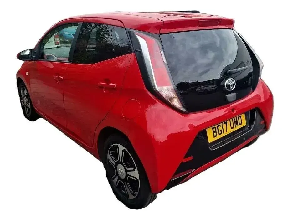 Gebraucht Toyota Aygo X-clusiv 68 PS (50 kW) 2017 Rot Kleinwagen