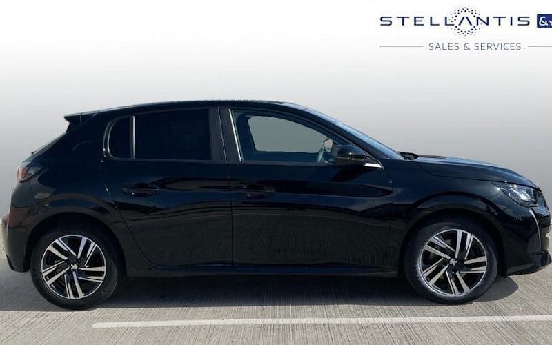 Usado Peugeot 208 Active+ 102 HP (75 kW) 2023 Preto Citadino