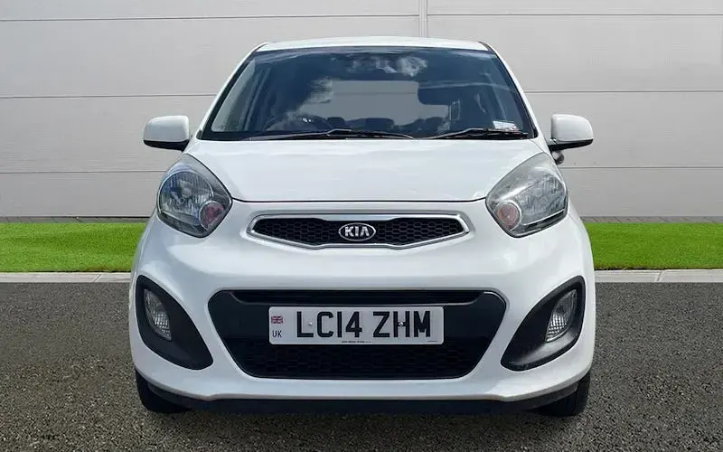 Used Kia Picanto 69 HP (50 kW) 2014 White Hatchback