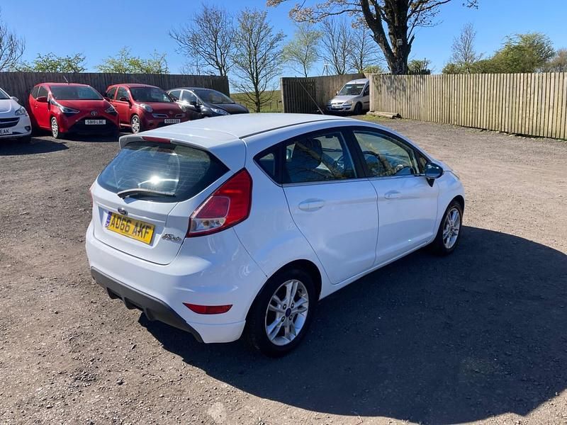 Used Ford Fiesta Zetec 2016 White Hatchback