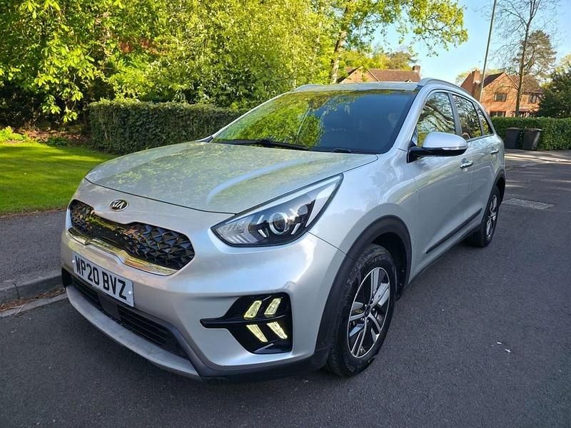 Gebraucht Kia Niro 139 PS (102 kW) 2020 Silber SUV