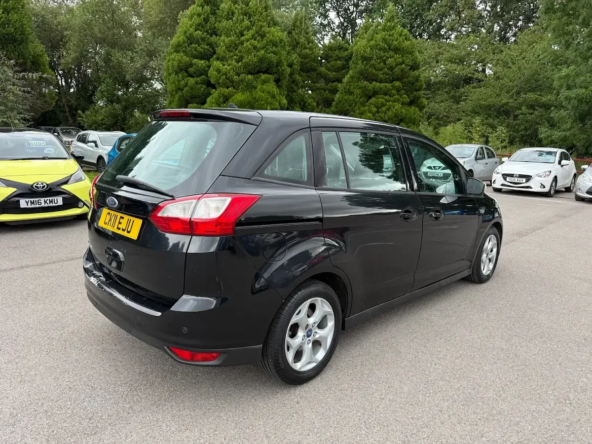 Used Ford Grand C-Max Zetec 115 HP (84 kW) 2011 Black MPV