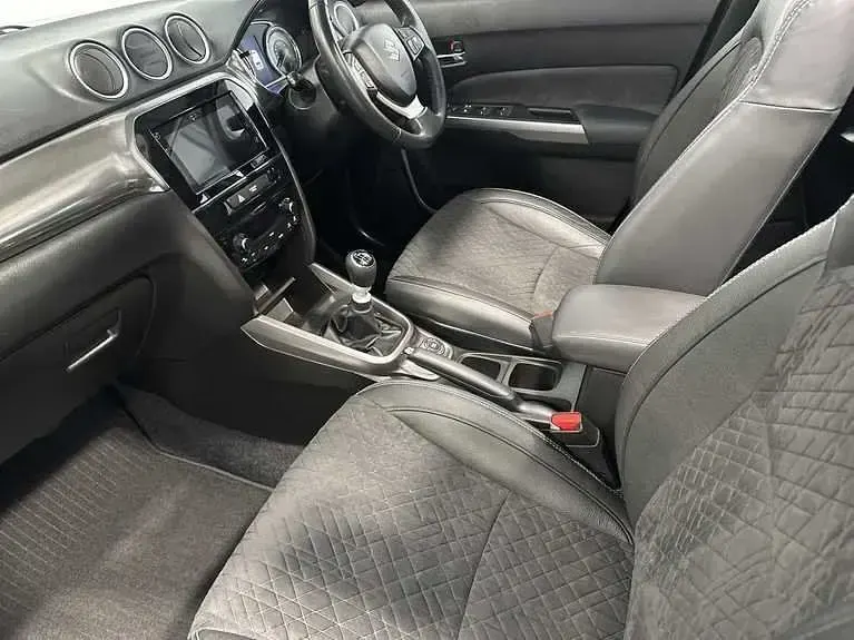 Used Suzuki Vitara SZ5 129 HP (94 kW) 2022 Galactic grey metallic SUV