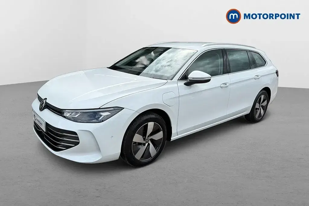 Used VW Passat Life 204 HP (150 kW) 2025 White Estate