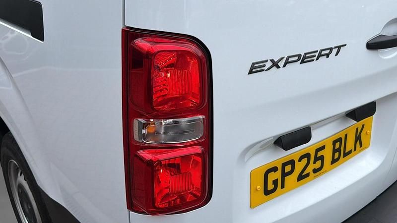 Used Peugeot Expert 143 HP (105 kW) 2025 White Van