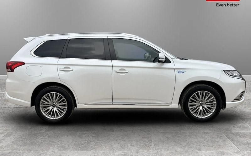 Used Mitsubishi Outlander P-HEV 177 HP (130 kW) 2018 Estate