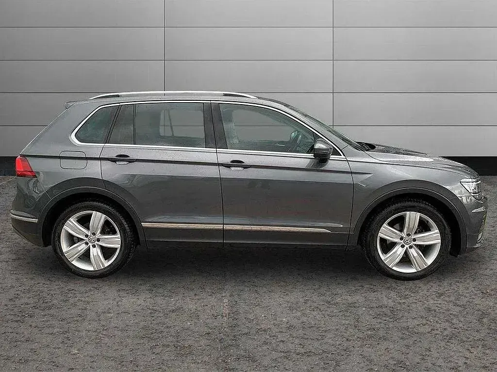 Used VW Tiguan SEL 230 HP (169 kW) 2020 Grey SUV