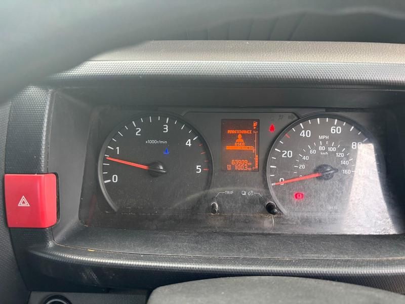 Używany Nissan Cabstar 136 KM (100 kW) 2015 Biały Pickup