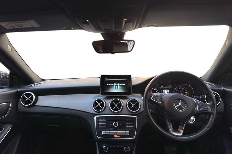 Used Mercedes CLA180 122 HP (89 kW) 2017 Blue Sedan