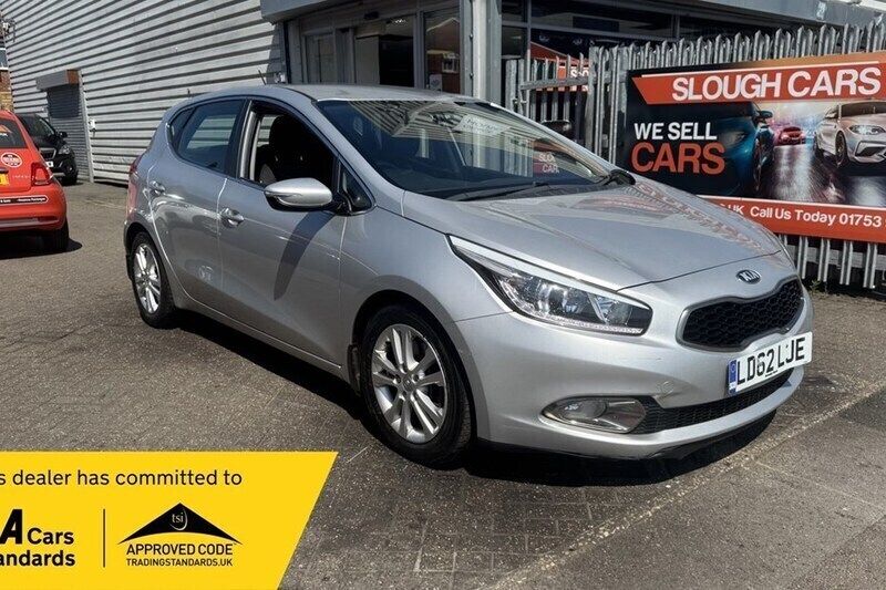 Silver Used 2012 Kia Ceed 2 Hatchback | £2,195 (Good price) - Image 1/1