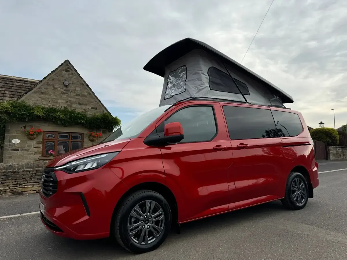 Usado Ford Transit Custom Limited 2024 Vermelho Monovolume