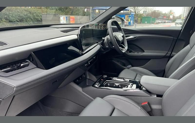 New Audi Q6 e-tron S-Line 185 kW (252 HP) 2026 Grey SUV