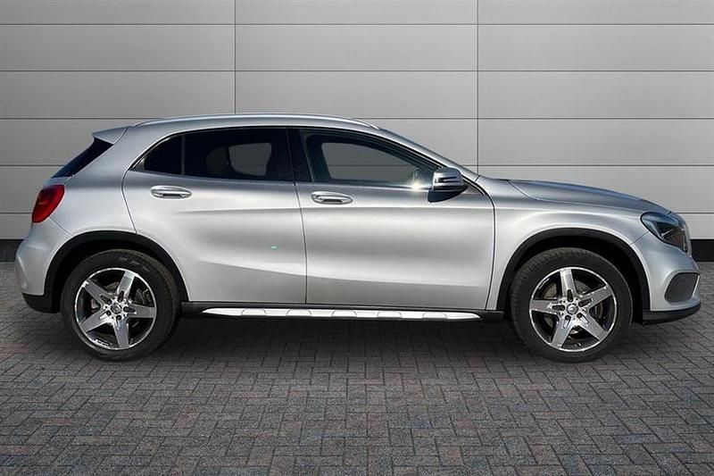 Used Mercedes GLA220 AMG line 170 HP (125 kW) 2015 Polar silver SUV