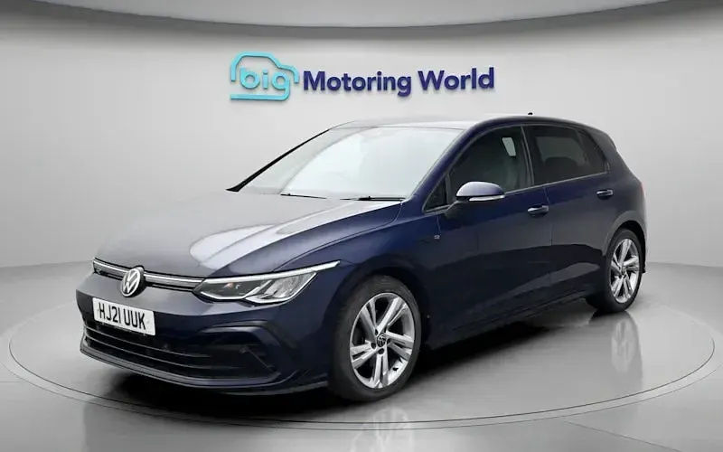 Used VW Golf VIII R-line 131 HP (96 kW) 2024 Hatchback