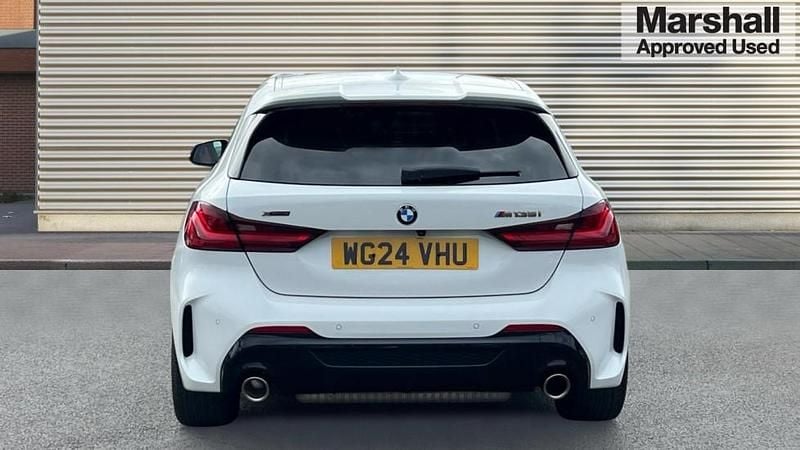 Usado BMW M135 Comfort Edition 306 CV (225 kW) 2026 Blanco Utilitario