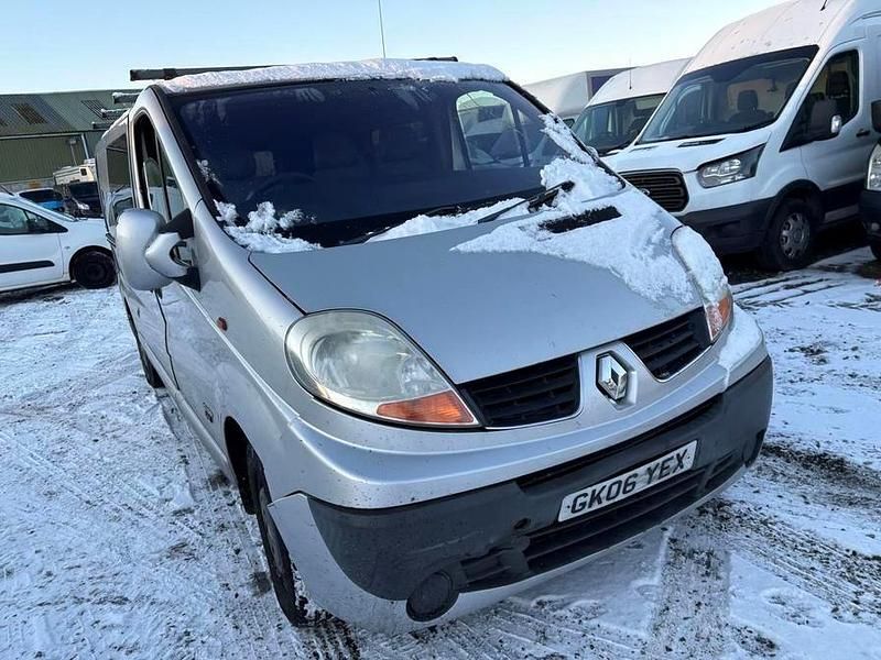 Used Renault Trafic 2006 Silver MPV